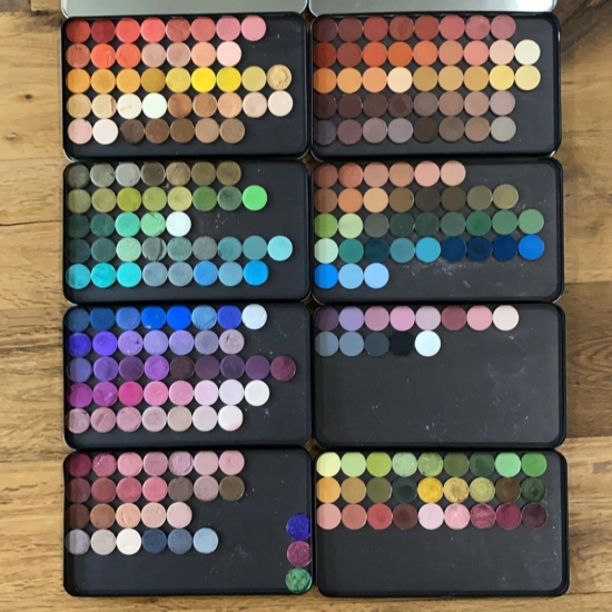 Editorial Eyeshadow Organization
