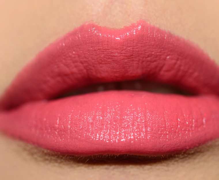 <p class="text-center">Becca Blaze Ultimate Lipstick Love</p>