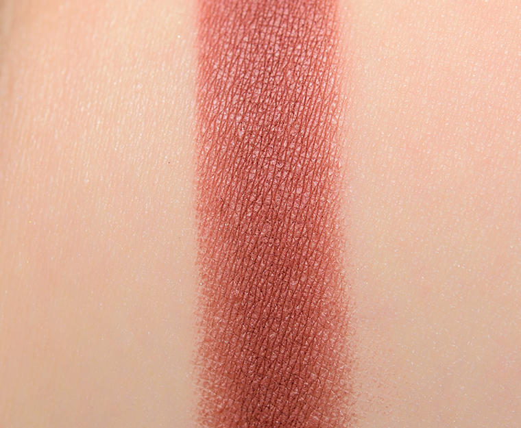 <p class="text-center">Chanel Candeur et Seduction #4 Multi-Effect Eyeshadow</p>