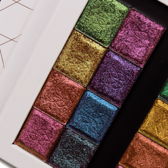 Clionadh Hybrid Multichrome Eyeshadow