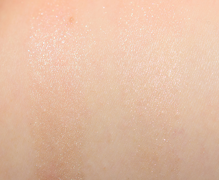 <p class="text-center">ColourPop Queen Frostine Pixie Puff Highlighter</p>
