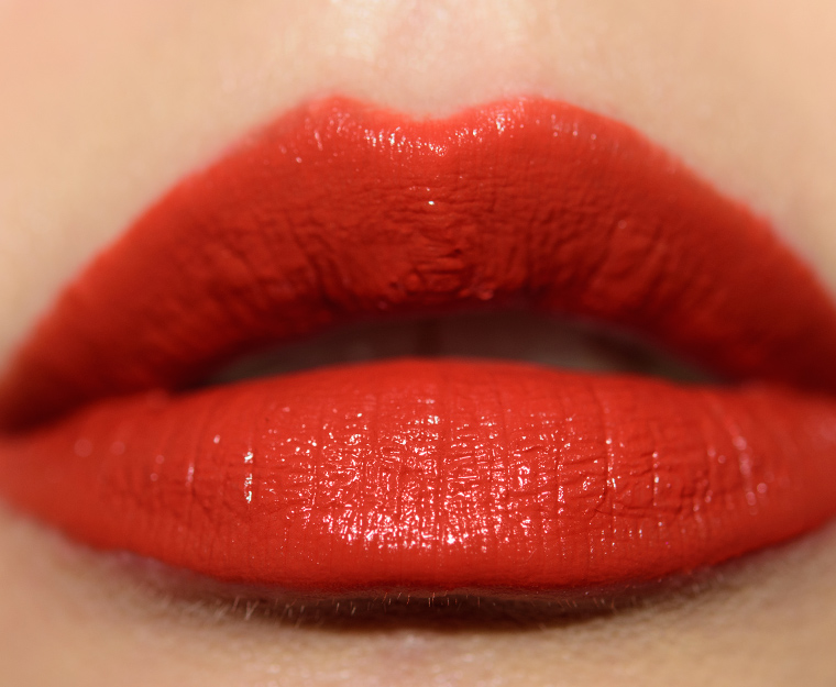 <p class="text-center">Giorgio Armani Fiamma (205) Lip Maestro</p>