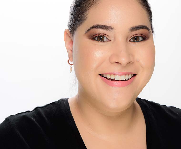 Huda Beauty Flora N.Y.M.P.H. All Over Highlighting Powder