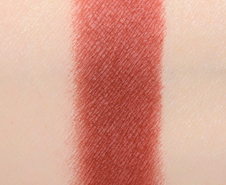 <p class="text-center">MAC Devoted to Chili Powder Kiss Soft Matte Eyeshadow</p>