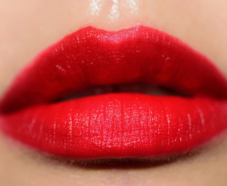 <p class="text-center">MAC MACSmash Powder Kiss Liquid Lipcolour</p>