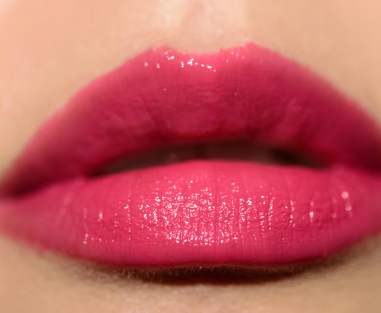 <p class="text-center">Pat McGrath Belle Amour Divinyl Lip Shine</p>