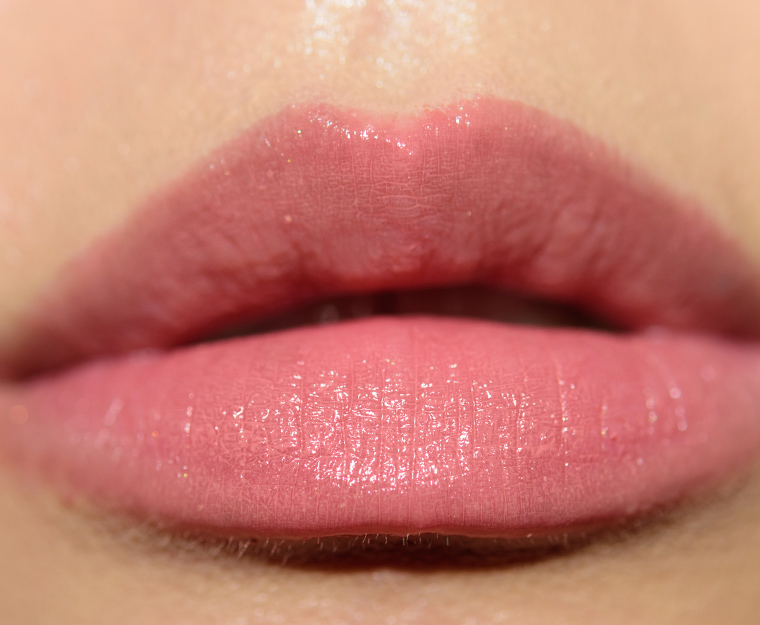 <p class="text-center">Pat McGrath Nude Venus Divinyl Lip Shine</p>