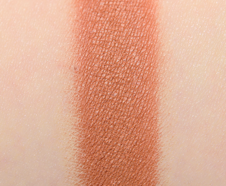 <p class="text-center">Charlotte Tilbury Bejewelled (Happy Glow Enhance) Eyeshadow</p>