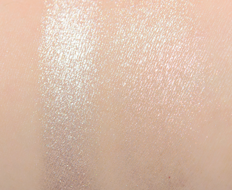 <p class="text-center">Clionadh Eadon Powder Highlighter</p>