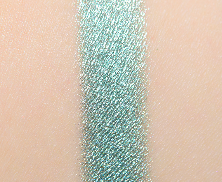 <p class="text-center">Clionadh Spruce Ultra Metal Eyeshadow</p>