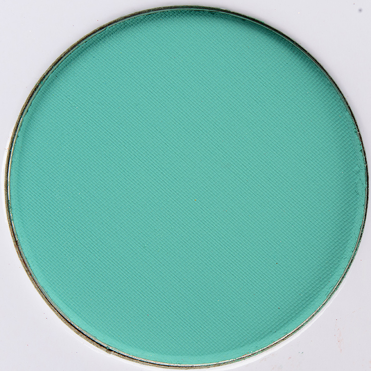 <p class="text-center">Give Me Glow Brazilian Bikini Matte Pressed Shadow</p>