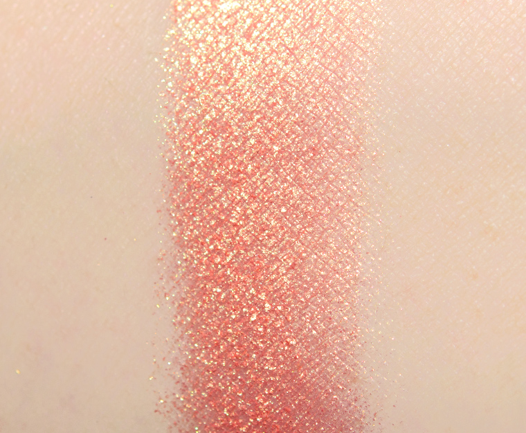<p class="text-center">Give Me Glow Fireworks Foiled Pressed Shadow</p>