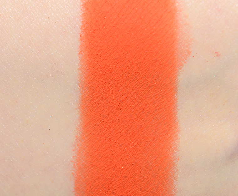<p class="text-center">Give Me Glow Flaming Hot Matte Pressed Shadow</p>