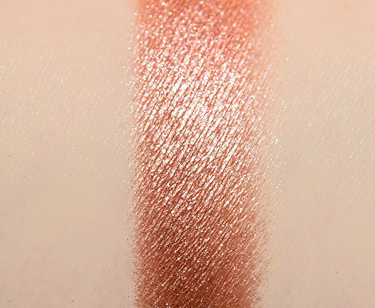 <p class="text-center">Give Me Glow Follow Me Foiled Pressed Shadow</p>