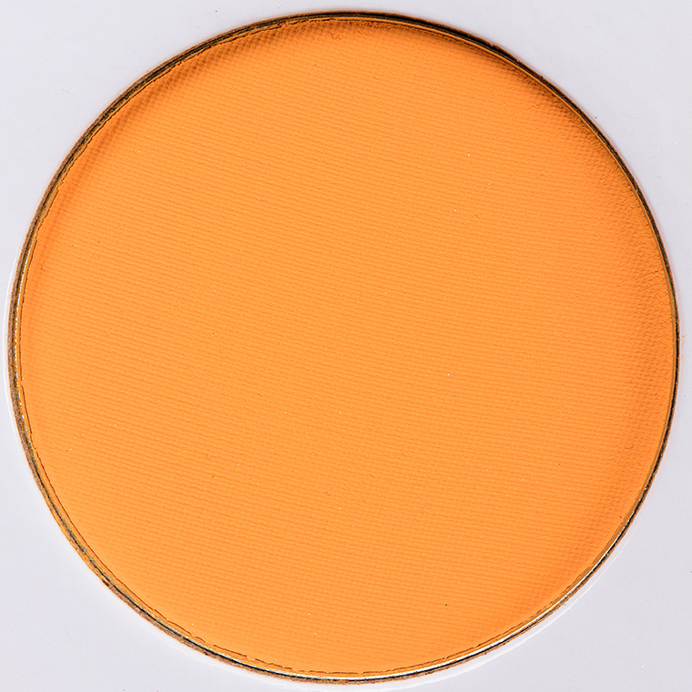 <p class="text-center">Give Me Glow Habanero Matte Pressed Shadow</p>