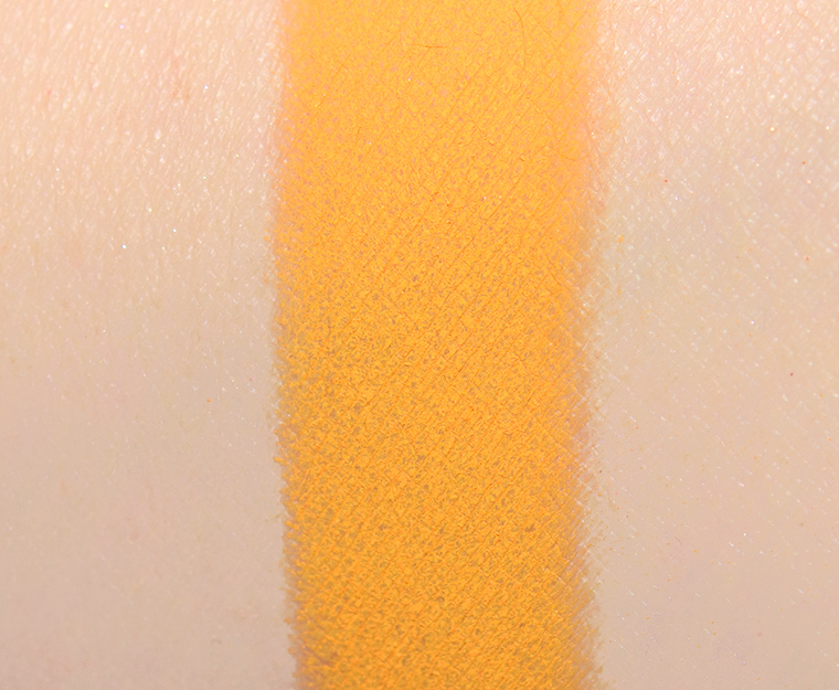 <p class="text-center">Give Me Glow Habanero Matte Pressed Shadow</p>