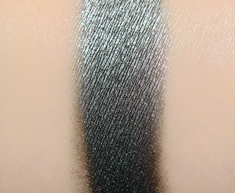 <p class="text-center">Give Me Glow Pencil Me In Foiled Pressed Shadow</p>