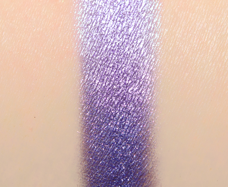 <p class="text-center">Give Me Glow Peri Foiled Pressed Shadow</p>