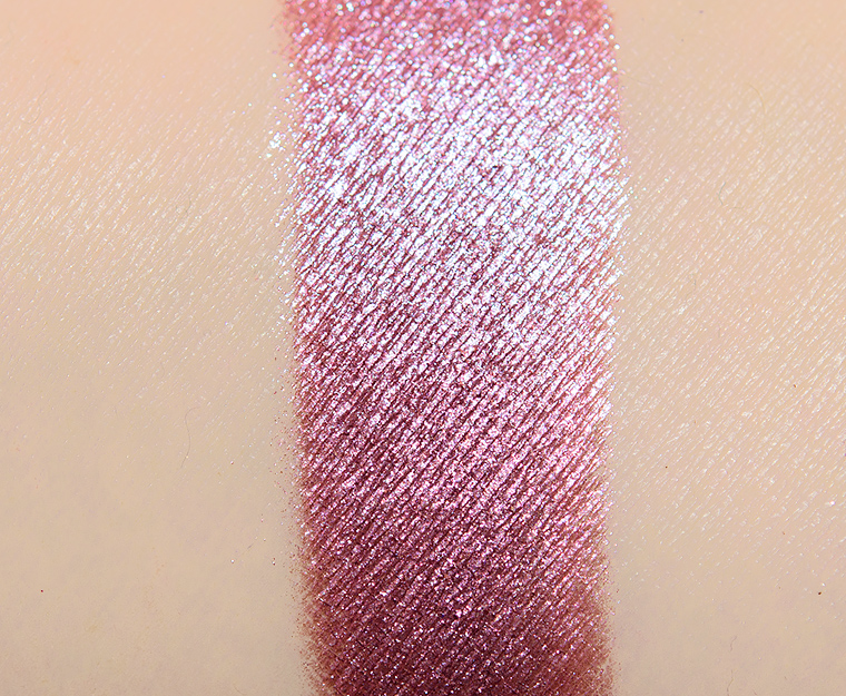 <p class="text-center">Give Me Glow Private Jet Foiled Pressed Shadow</p>