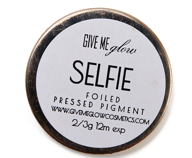 Give Me Glow Selfie Foiled Pressed Shadow