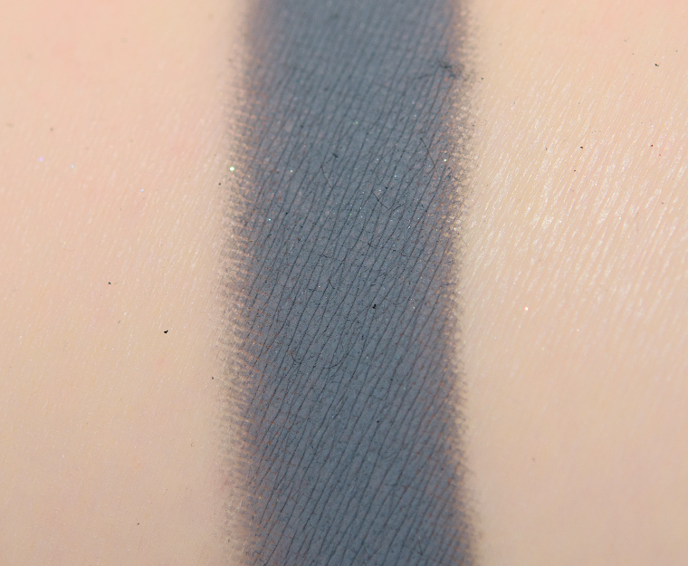 <p class="text-center">Give Me Glow Space Dust Matte Pressed Shadow</p>