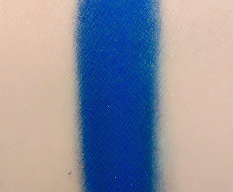 <p class="text-center">Give Me Glow Starboy Matte Pressed Shadow</p>
