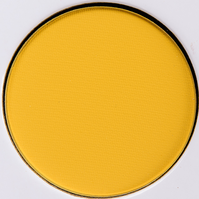 <p class="text-center">Give Me Glow Sunny Matte Pressed Shadow</p>