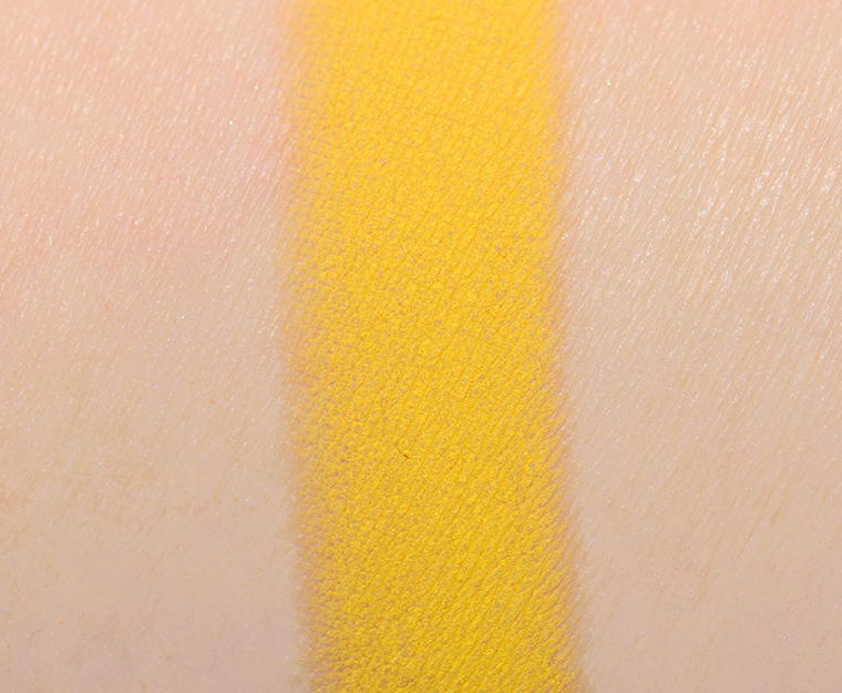 <p class="text-center">Give Me Glow Sunny Matte Pressed Shadow</p>
