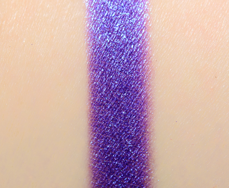 <p class="text-center">Give Me Glow Ultra Violence Foiled Pressed Shadow</p>