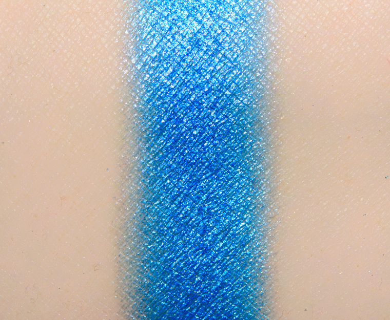 <p class="text-center">Give Me Glow Under the Sea Foiled Pressed Shadow</p>