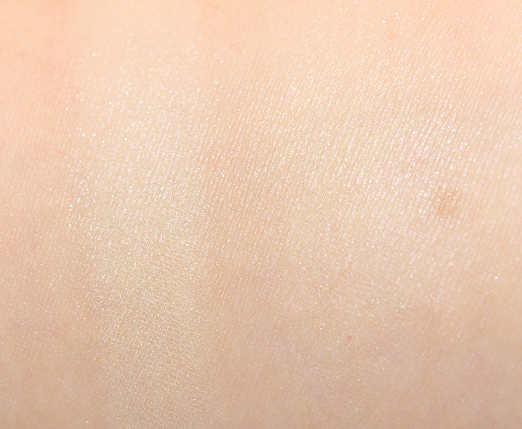 Hourglass Diffused Light Ambient Lighting Powder