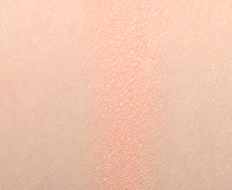 <p class="text-center">Huda Beauty Purple Haze #5 Eyeshadow</p>