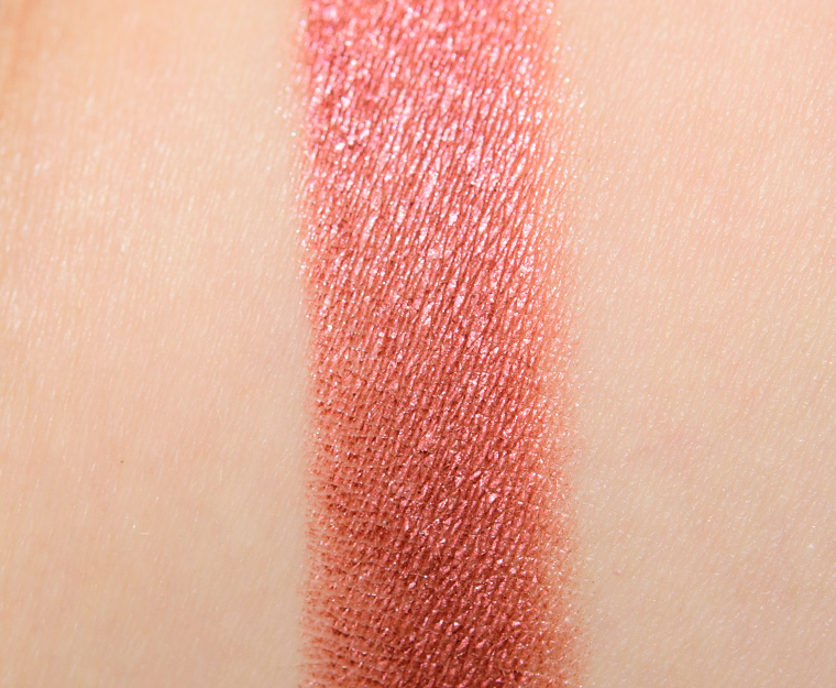 <p class="text-center">Huda Beauty Sand Haze #8 Eyeshadow</p>