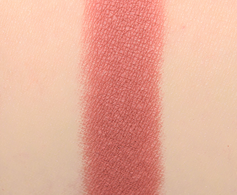 <p class="text-center">Huda Beauty Sand Haze #9 Eyeshadow</p>