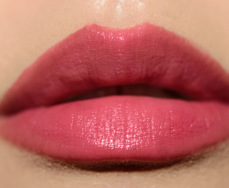 <p class="text-center">Rare Beauty Empathy With Gratitude Dewy Lip Balm</p>