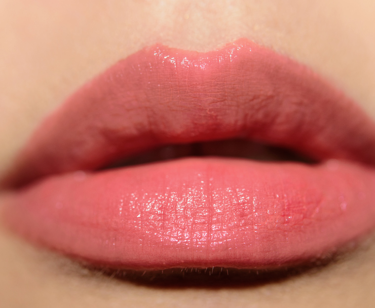 <p class="text-center">Rare Beauty Praise With Gratitude Dewy Lip Balm</p>