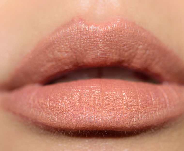 <p class="text-center">Dior Dazzling Beige (070) Diorific Lipstick</p>
