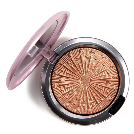 MAC Flare for the Dramatic Extra Dimension Skinfinish