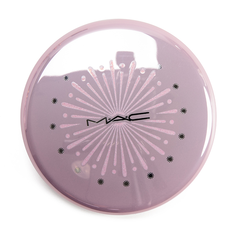MAC Flare for the Dramatic Extra Dimension Skinfinish