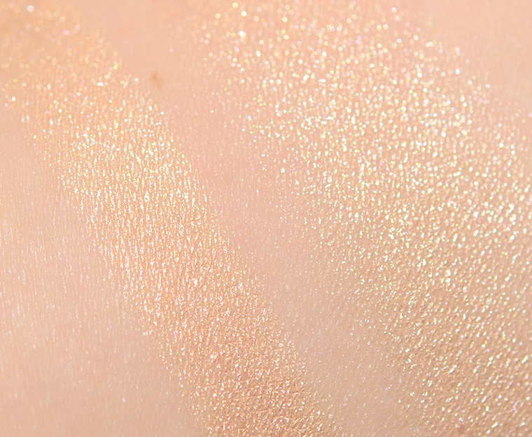 MAC There She Glows Extra Dimension Skinfinish