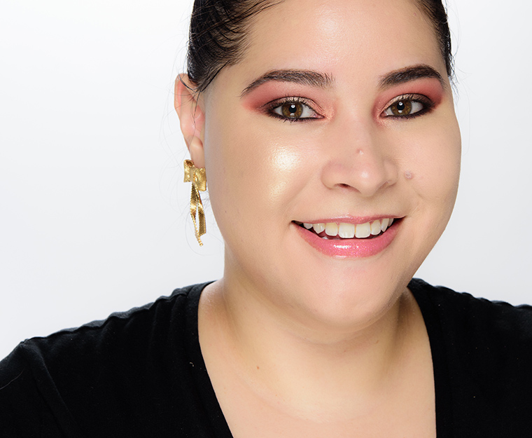 MAC There She Glows Extra Dimension Skinfinish