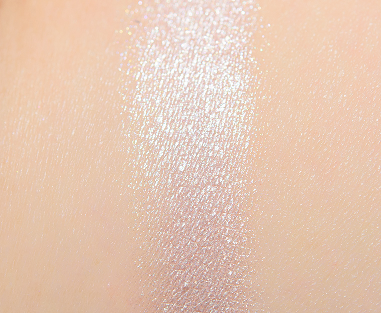 <p class="text-center">Clionadh Light Chaser Metallic Eyeshadow</p>