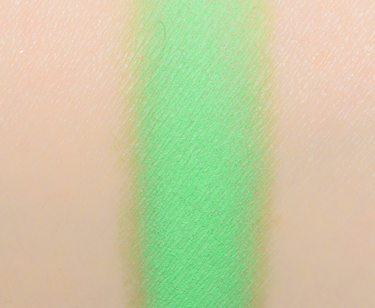 <p class="text-center">ColourPop Dyed Up Pressed Powder Pigment</p>