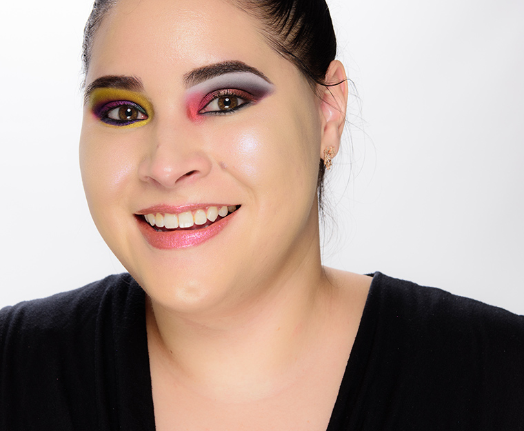 JD Glow Chaos Pressed Powder Illuminator
