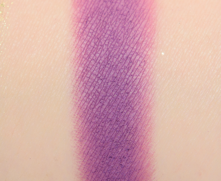 <p class="text-center">Lethal Cosmetics Undone Pressed Powder Shadow</p>