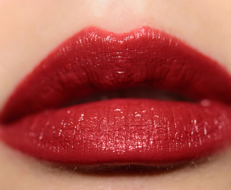 <p class="text-center">YSL London Sky (143) Rouge Pur Couture SPF15 Lipstick</p>