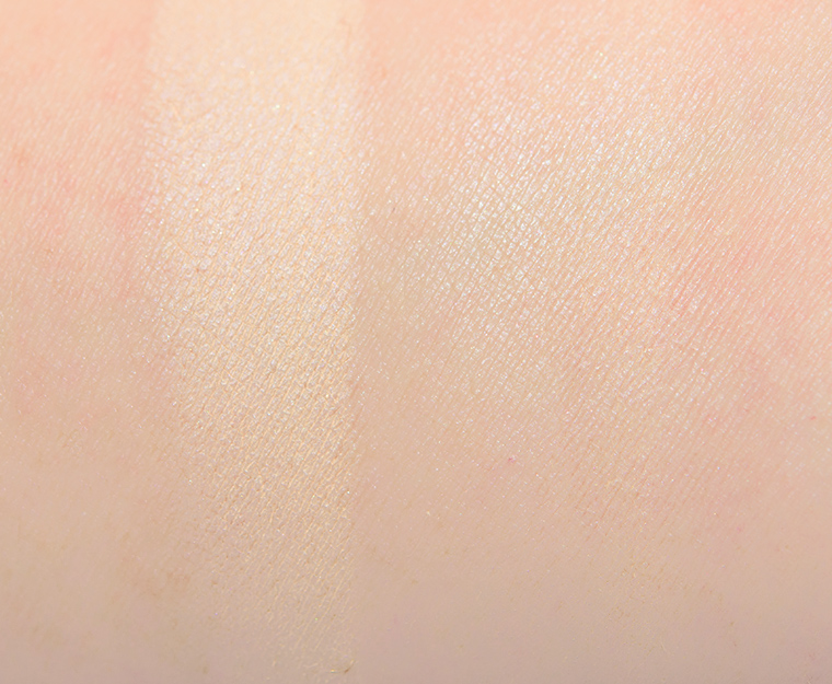<p class="text-center">Becca Scattering (1) Light Shifter Finishing Veil</p>