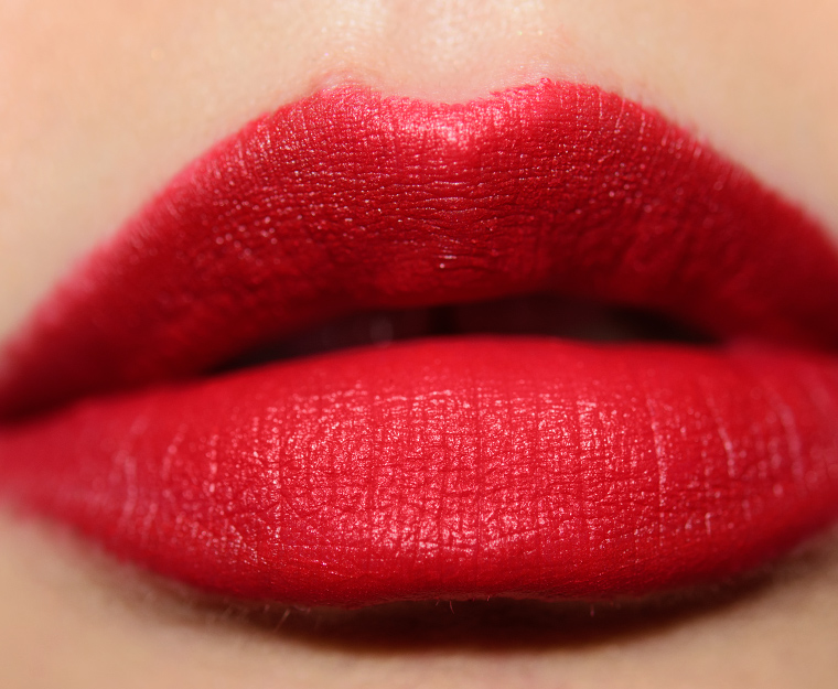<p class="text-center">Chanel Pivoine Noire (136) Rouge Allure Velvet Extreme</p>