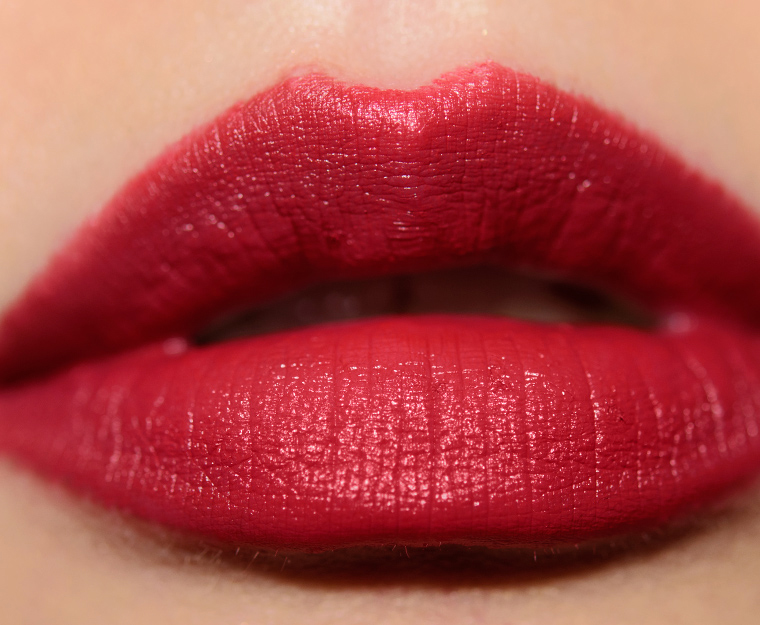 <p class="text-center">Chanel Rouge Vie (58) Rouge Allure Velvet</p>