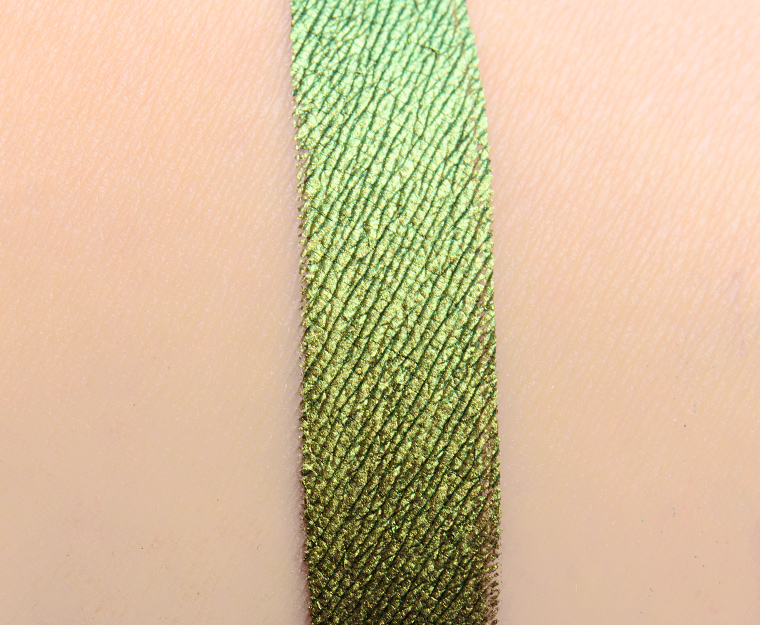 <p class="text-center">Danessa Myricks Sweetheart Twin Flames Multichrome Pigment</p>